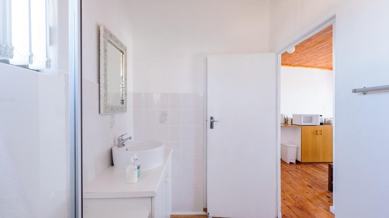 Suikerbekkie Apartment สตรุยส์บาย ภายนอก รูปภาพ